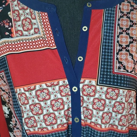 Peter Nygard patterned top - Picture 3 of 5